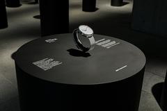 「ISSEY MIYAKE WATCH展 12人のデザイナーによる25の腕時計」会場風景／Exhibition view of "Exhibition ISSEY MIYAKE WATCH 25 WATCHES BY 12 DESIGNERS"